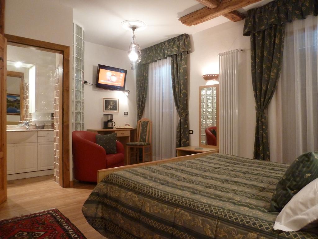 apart-hotel ANCORA Castello-Molina di Fiemme Kamer foto