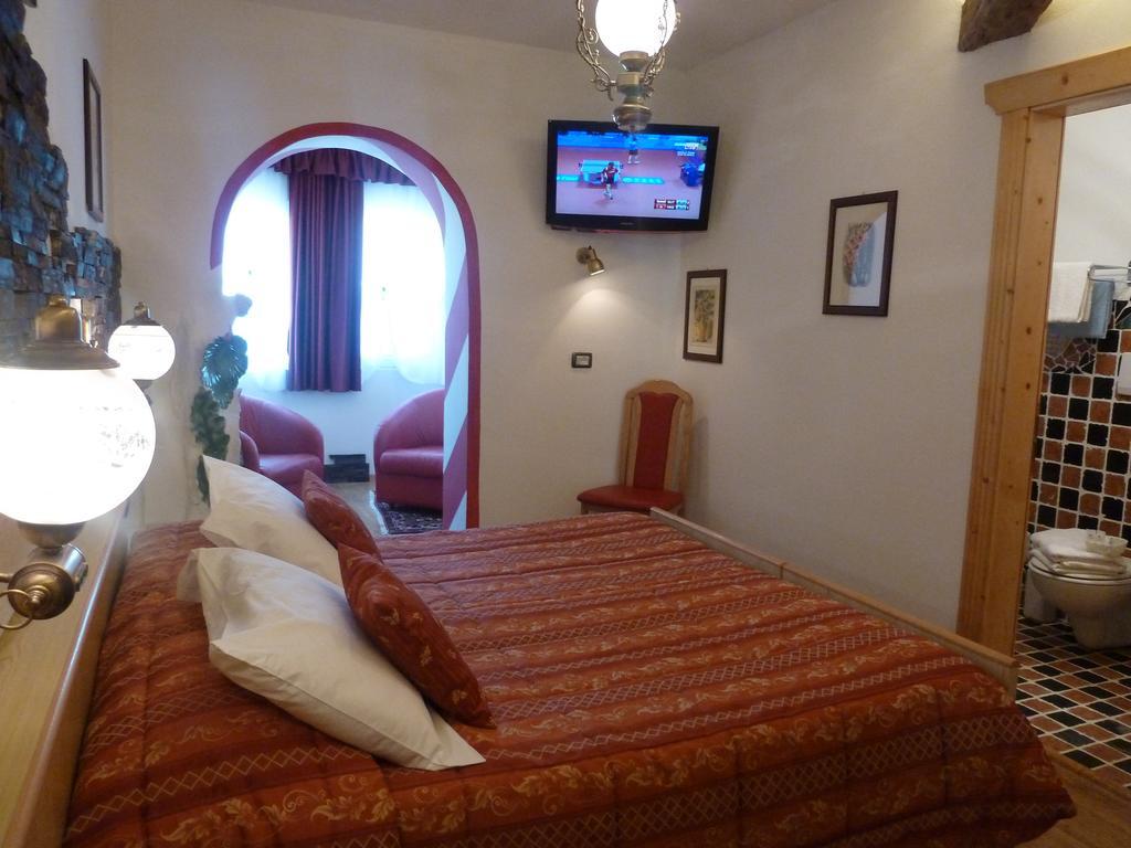 apart-hotel ANCORA Castello-Molina di Fiemme Kamer foto